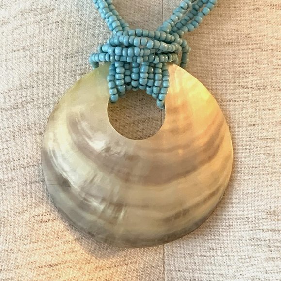 Shell necklace with turquoise color beads - Picture 3 of 6